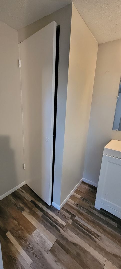 Building Photo - 2 BEDROOM 1 BATH DUPLEX CLOSE TO USF AND BUSCH GARDENS