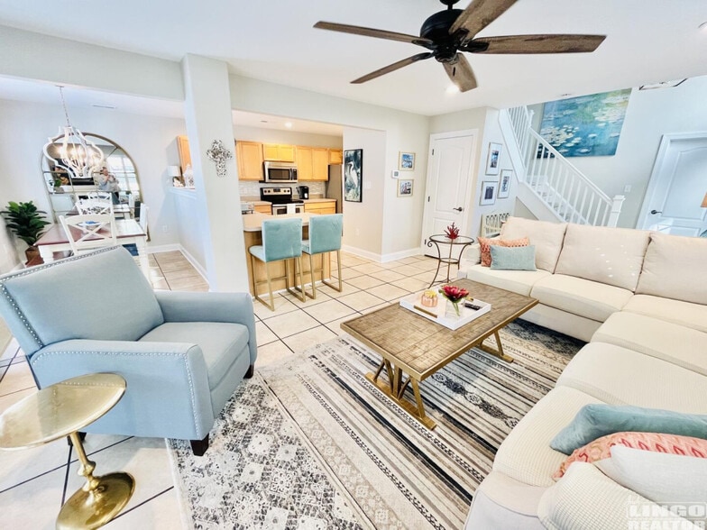 Family Room - 20256 Simonton Ct