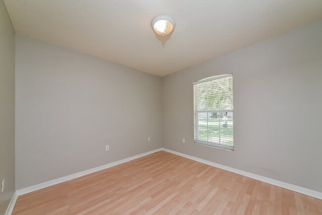 Building Photo - 4726 69th Ct E