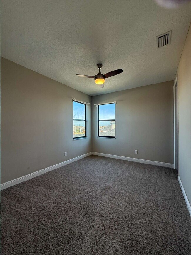 Building Photo - 4BR, 2.5BA home with resort style outdoor living!