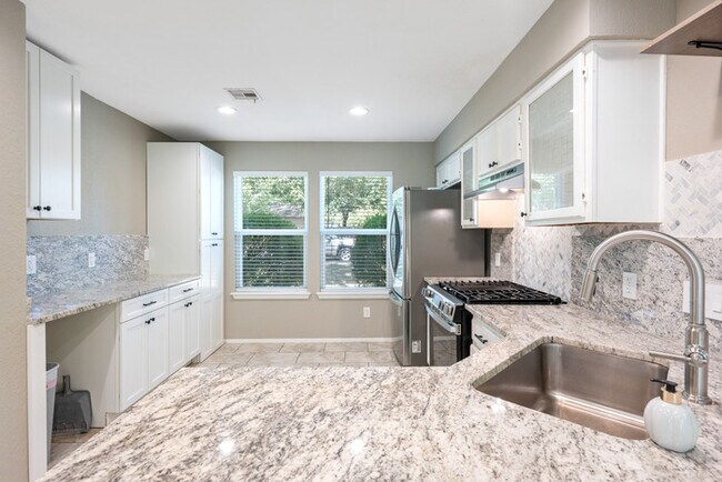 Building Photo - 9005 Curlew Dr
