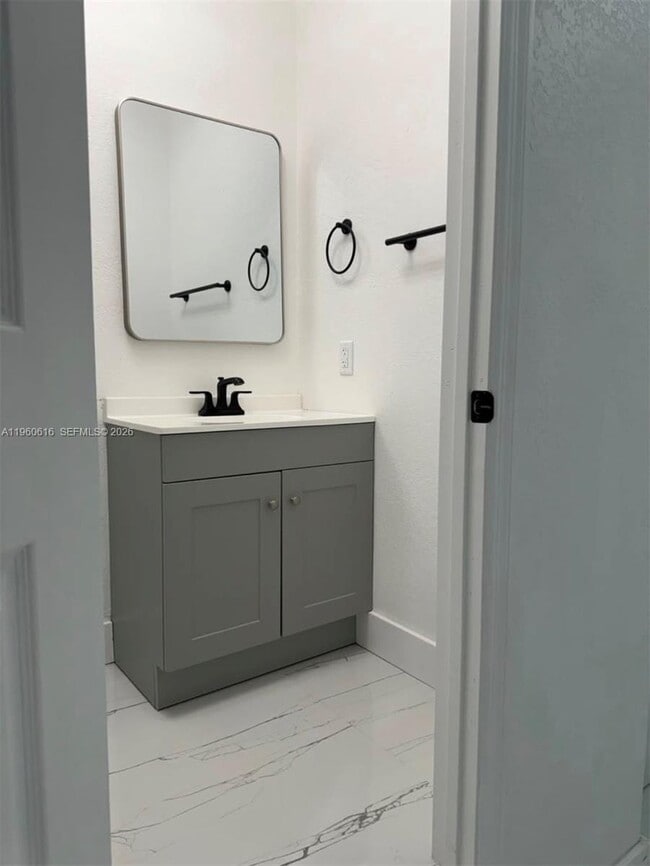 Building Photo - 16034 SW 61st Ln