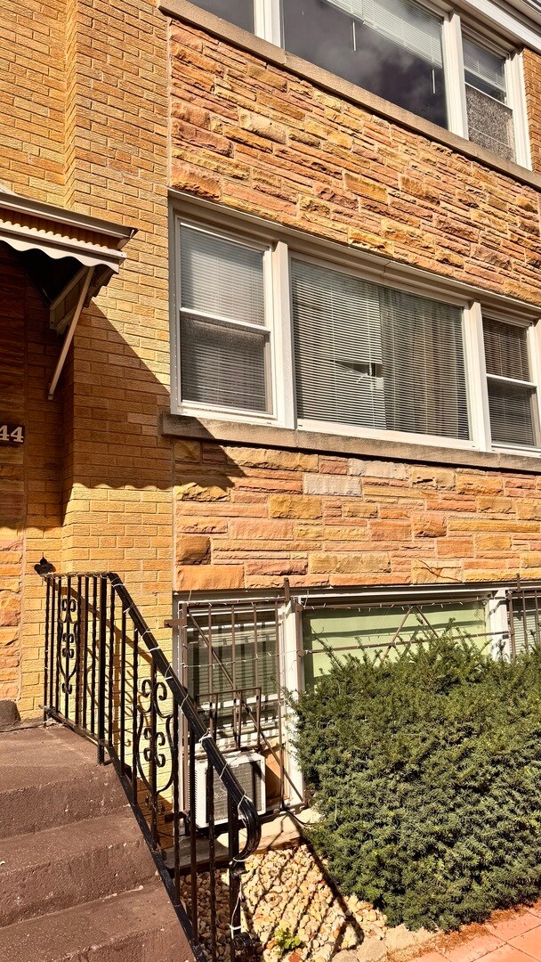 Building Photo - 5544 N Campbell Ave