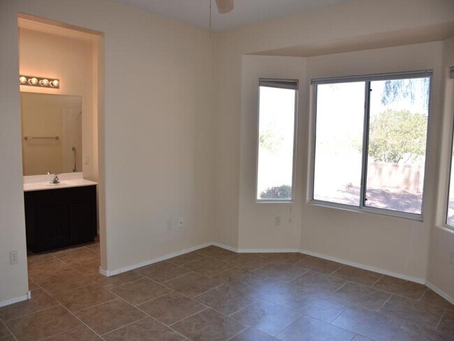 Building Photo - Stunning 2 bedroom Jefferson in Age Restri...