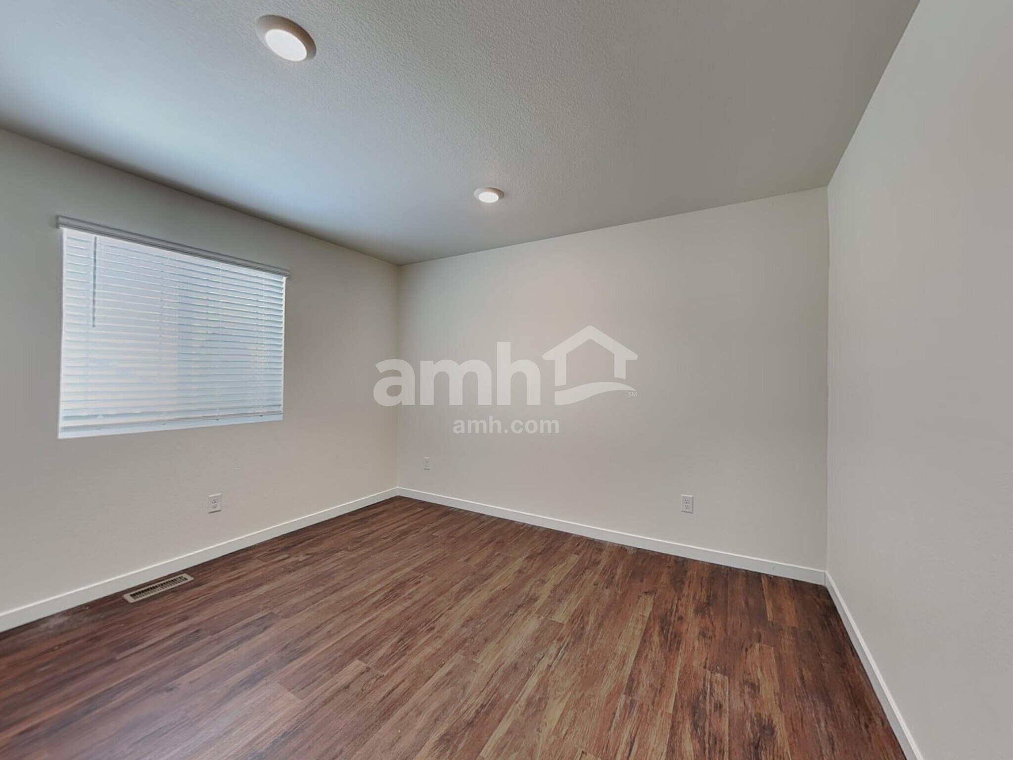 Building Photo - 11677 Logans Rdg Dr