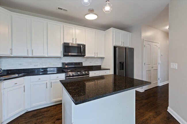 Building Photo - 4541 S Evans Ave