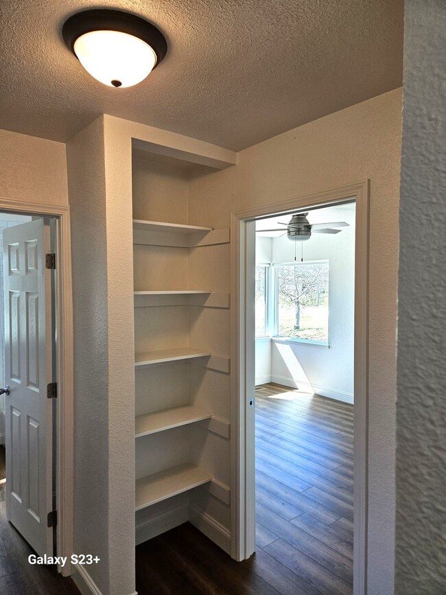 Building Photo - Newly Renovated Country Home