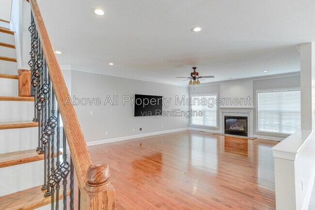 Building Photo - 2041 Jadewood Dr