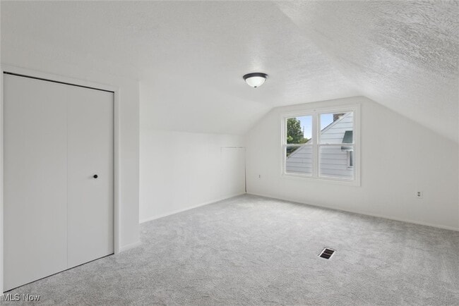 Building Photo - 13849 Shady Oak Blvd