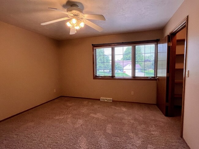Building Photo - 2925 Baylite Dr