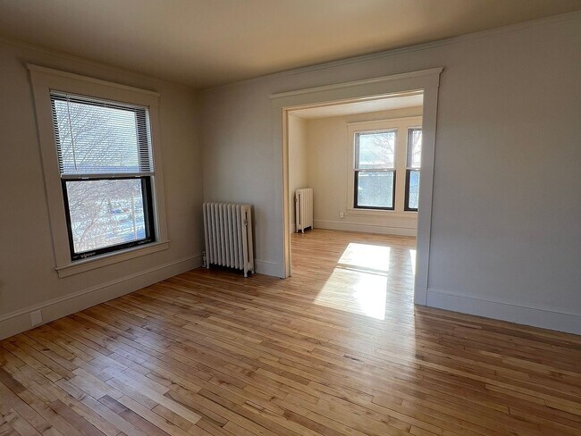 Building Photo - 248 N Main St