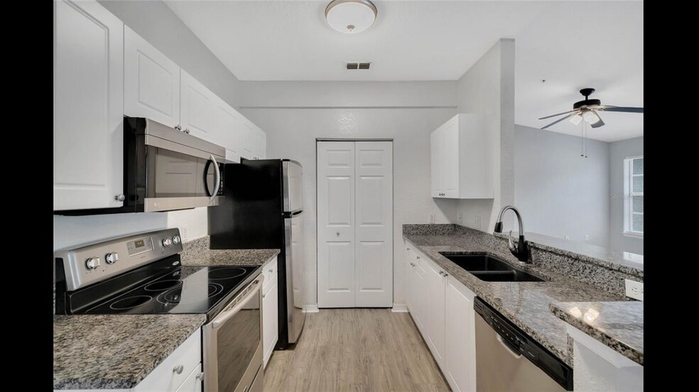 Building Photo - 864 Grand Regency Pointe