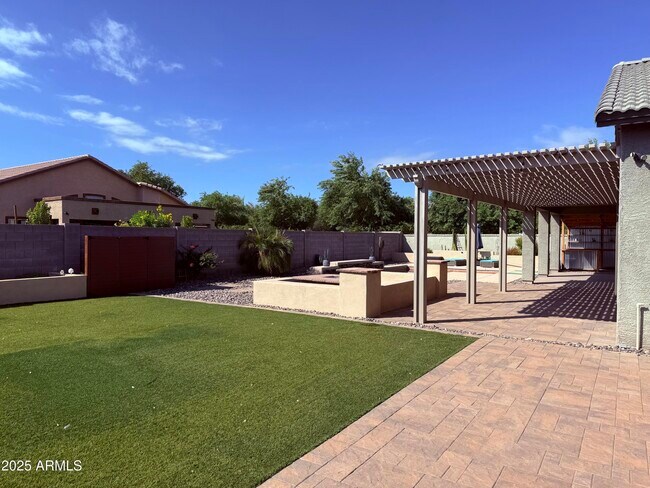 Building Photo - 3123 W Melody Dr