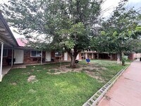 Building Photo - 1212 N Kelly Ave