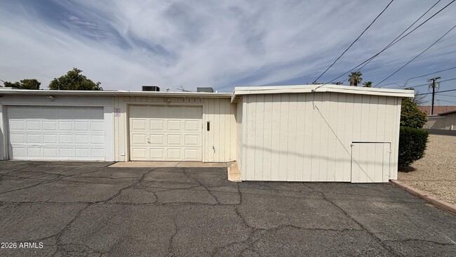 Building Photo - 10606 W Oakmont Dr