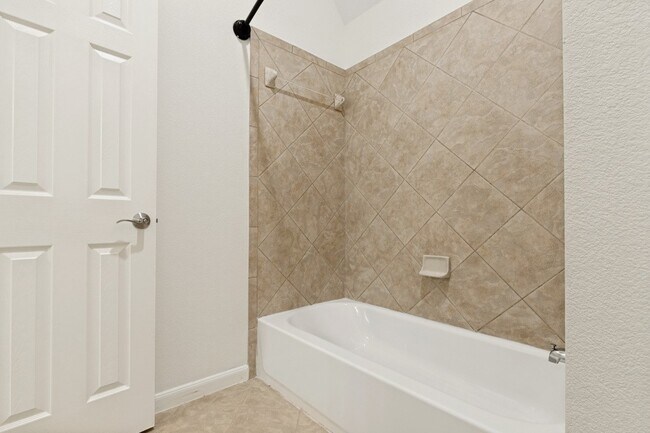 Building Photo - 9318 Rainbluff Ln