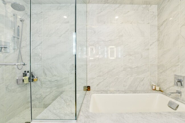 Building Photo - 298 Beacon St