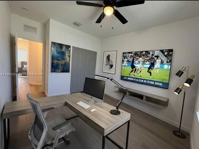 Building Photo - 1110 SE 27th Terrace