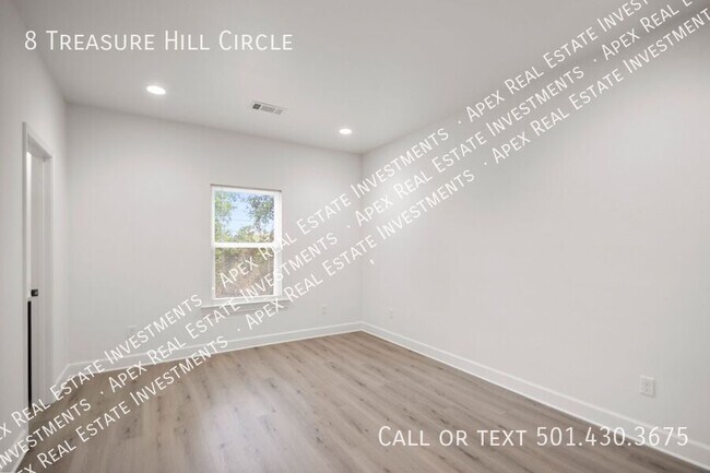 Building Photo - 8 Treasure Hill Cir