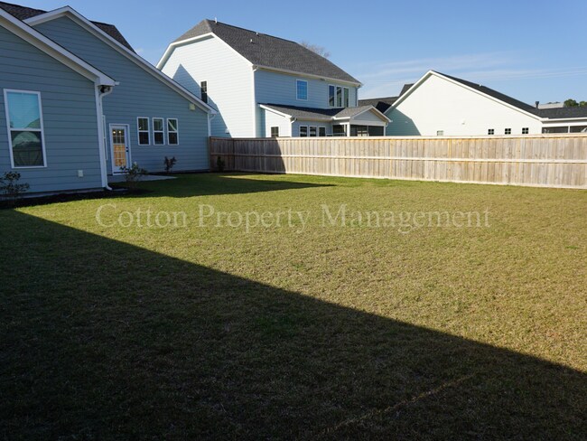 Building Photo - 33 Meon Ln