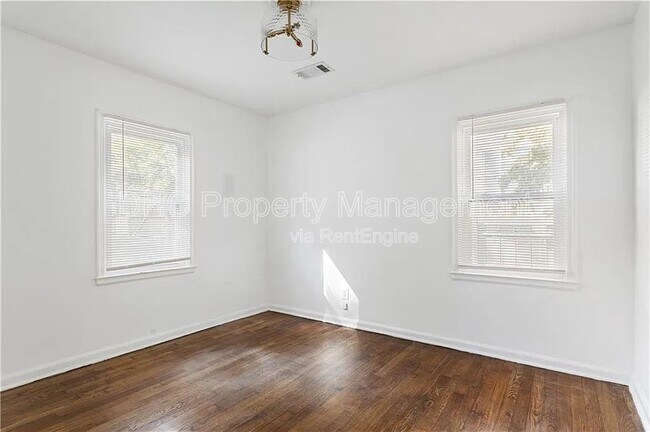 Building Photo - 530 Erin Ave SW