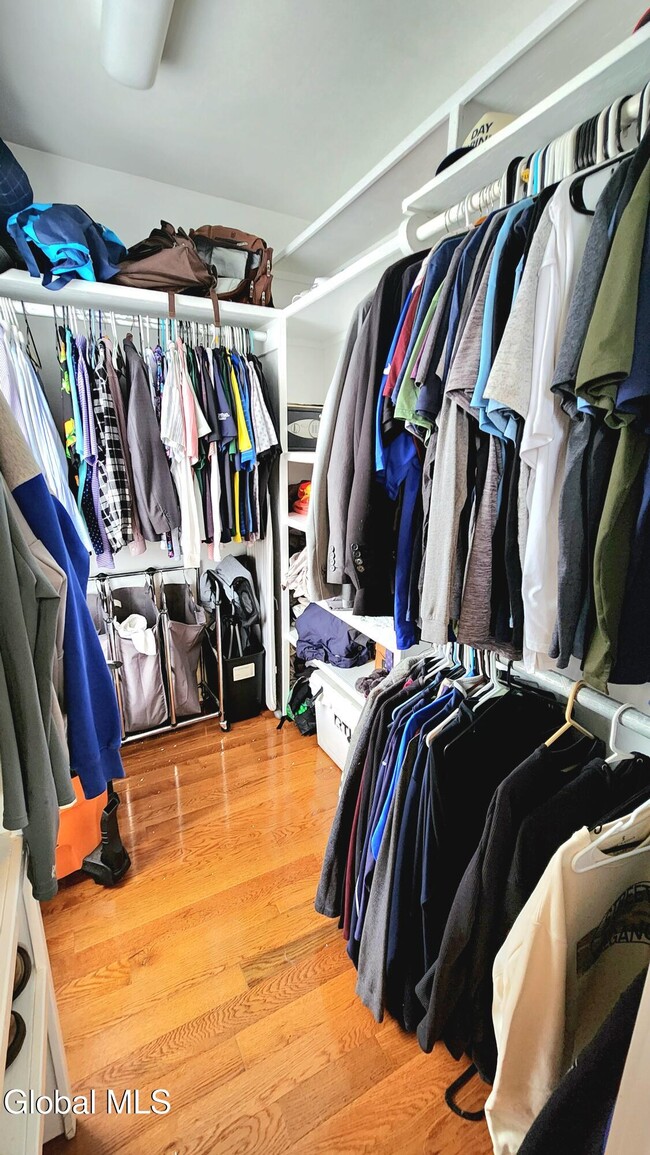 Building Photo - 76 Caroline St