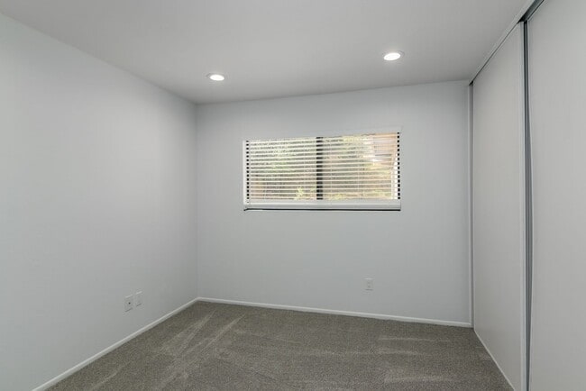 Building Photo - Move-in Ready - Available March 1