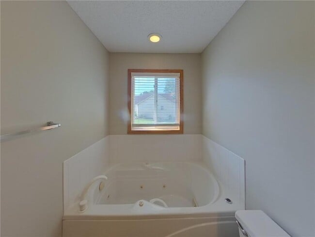 Building Photo - 2094 French Trace Ave