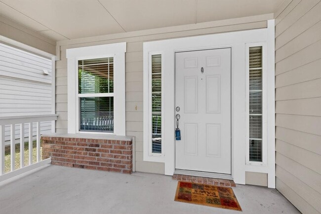 Building Photo - 18336 Friendship Hill Dr