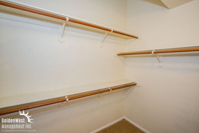 Building Photo - Bright & Inviting 2Bdm 2Ba Condo in Whitney - MI Special