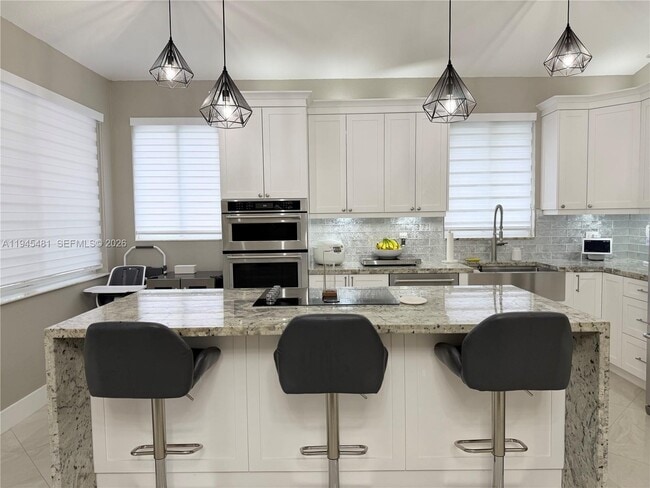 Building Photo - 8737 NW 168th Ln