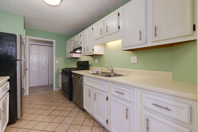 Building Photo - 1003 Country Park Dr
