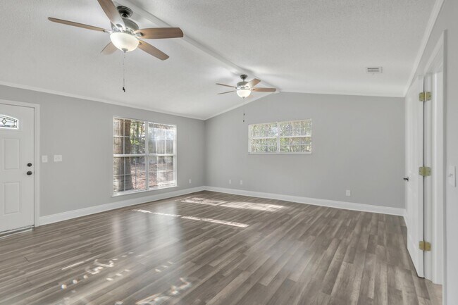 Building Photo - 319 Jones Rd