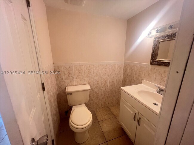 Building Photo - 12290 NE 11th Ct