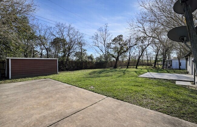 Building Photo - 101 Lottie Ln