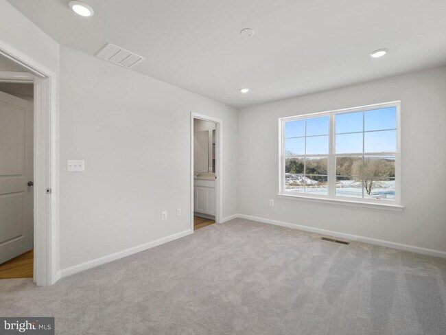 Building Photo - 93 Cooperage Rd