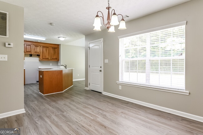 Building Photo - 165 Nowell Dr