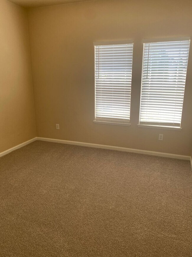 Building Photo - Single Story Home in South Reno