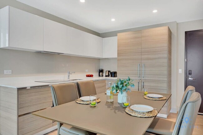 Building Photo - 777 N Ocean Dr