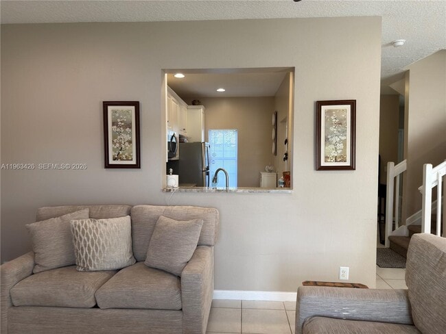 Building Photo - 1651 Hawthorne Pl