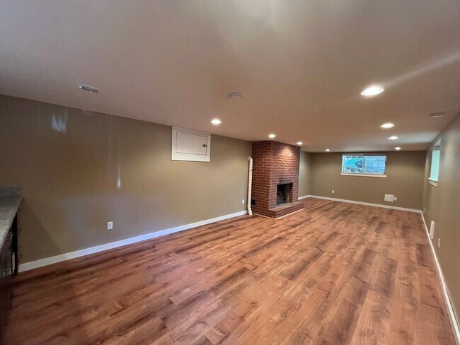 Building Photo - Fabulous NE Portland 2 bedroom 2 bathroom ...