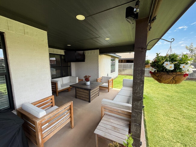Building Photo - 6418 Stadium Dr
