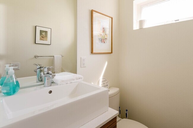 Building Photo - 3066 63rd Ave SW