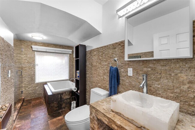 Building Photo - 4220 SW 13th St