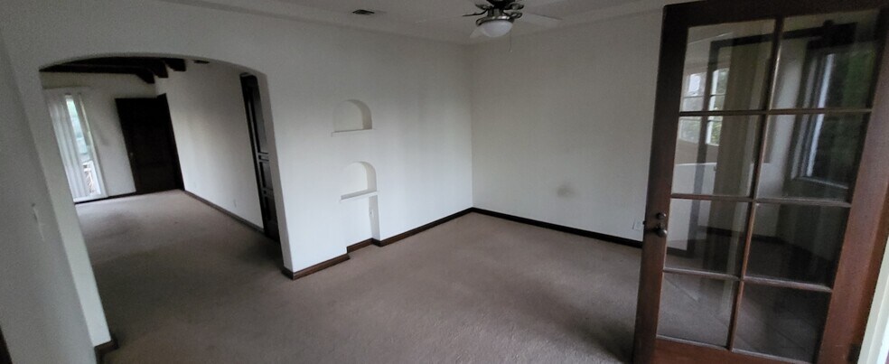 Dining Room 1 - 8633 Hervey St