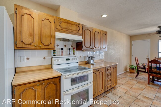 Building Photo - 2 br, 2 bath House - 3229 High Point