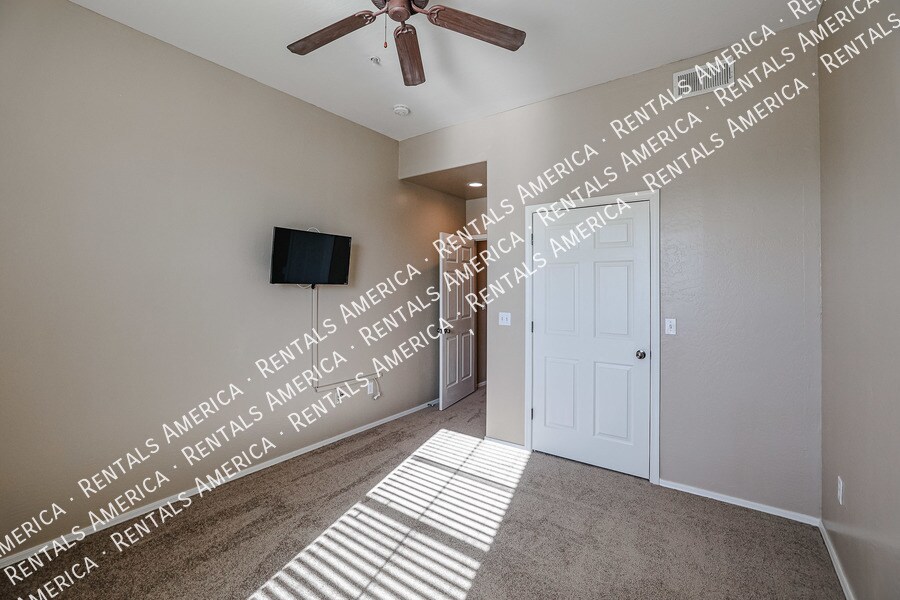 Building Photo - 14575 W Mountain View Blvd