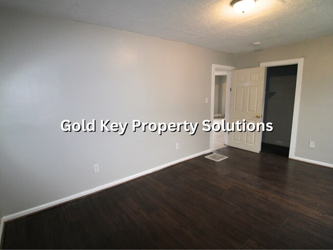 Building Photo - 3 BR 1 BA House Near Ascension Hospital (NO SECTION 8)