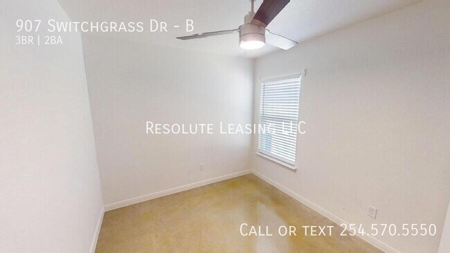Building Photo - 907 Switchgrass Dr