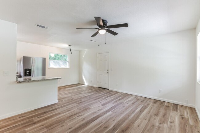 Building Photo - 4818 Dallen Lea Dr
